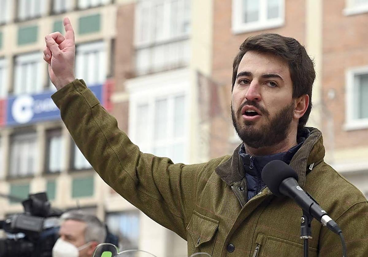 Juan García-Gallardo irrumpe en la campaña electoral de León y San Andrés.