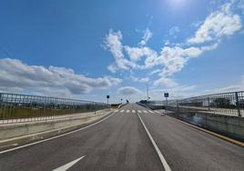 De este modo, el vial se abrirá con dos carriles y después se comenzará la obra para crear los cuatro carriles