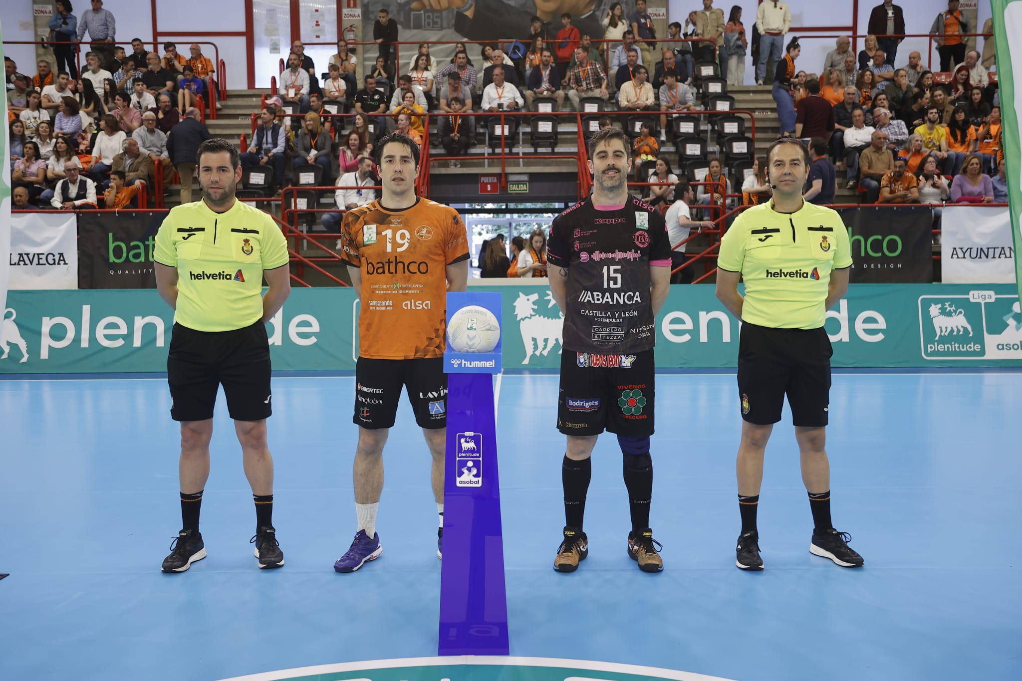 Traspié del Abanca Ademar en Torrelavega