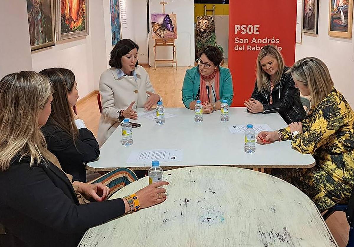 Jornada de encuentro entre la candidata en San Andrés y diferentes mujeres.