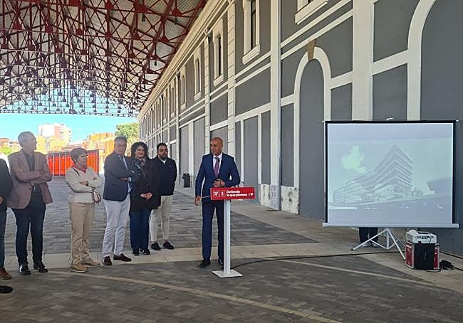 Presentación del proyecto bajo la marquesina de la antigua estación.
