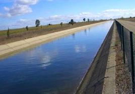 Regantes y propietarios de la zona elevada del Canal del Esla conforman una comisión para impulsar la modernización del regadío