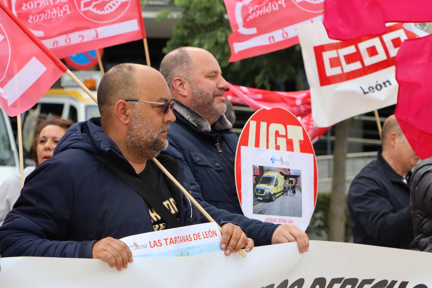 Los trabajadores del servicio de ambulancias de concentran