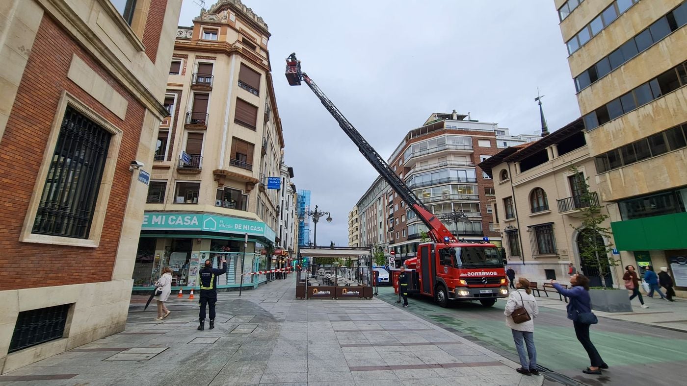 Bomberos León interviene en Ordoño II