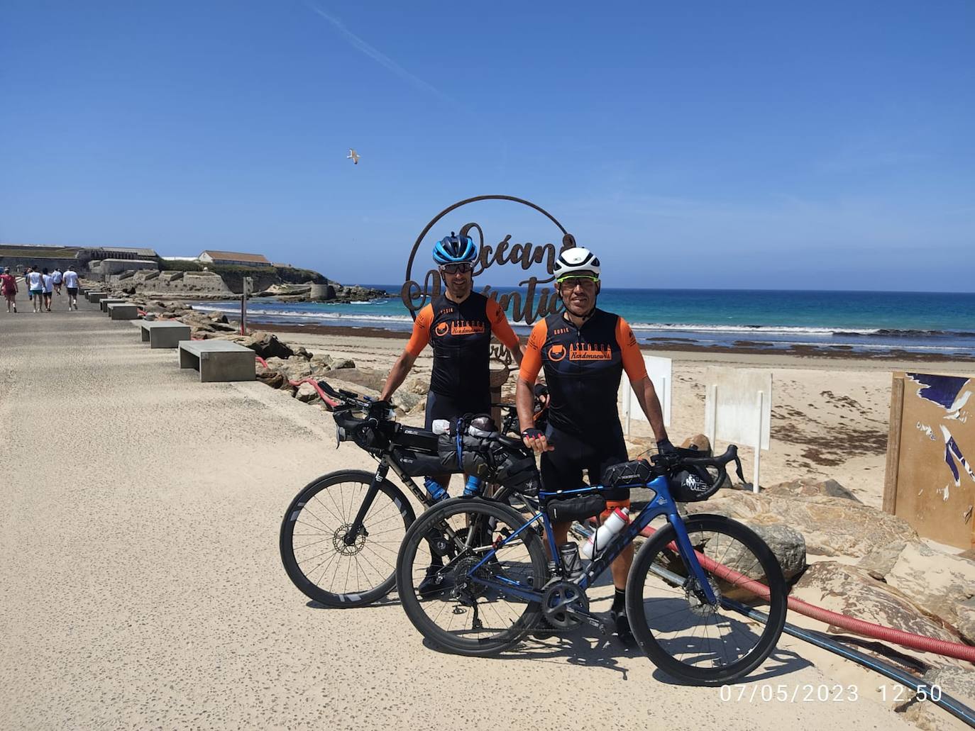 La vuelta España en bici de Salvador y Roberto