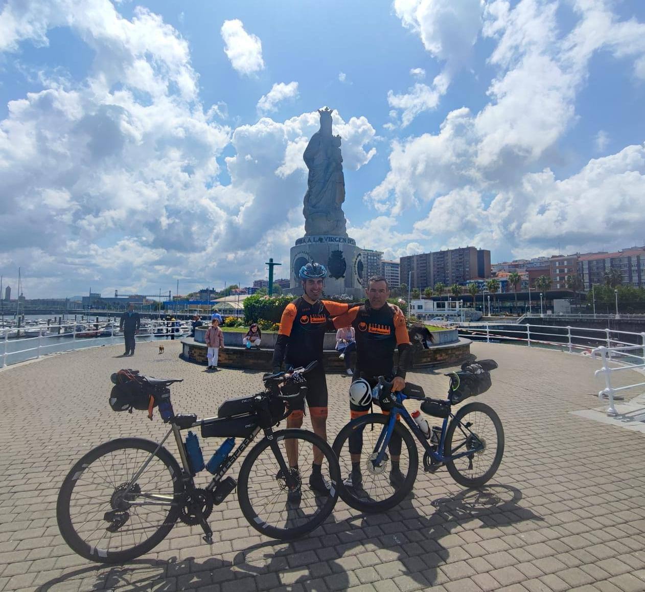 La vuelta España en bici de Salvador y Roberto