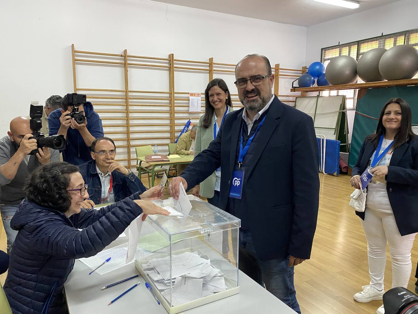 Los candidatos de Ponferrada votan