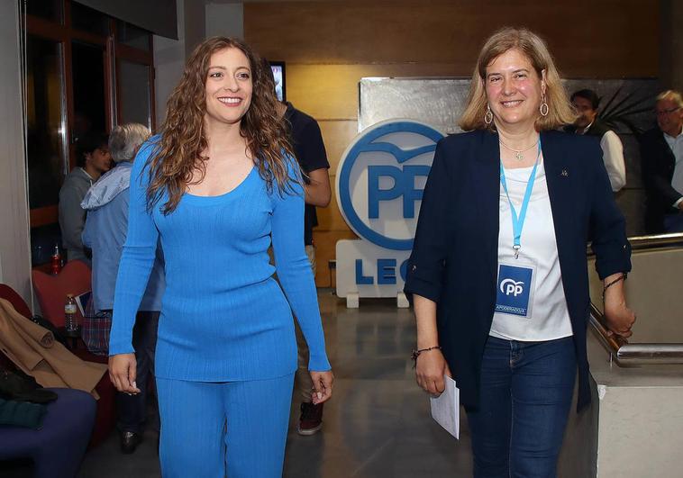 Ester Muñoz y Margarita Torre tras conocerse los resultados electorales de este 28 de mayo.