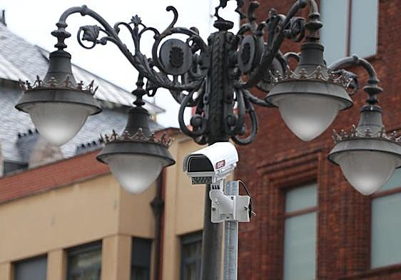 Una de las cámaras que se han instalado en el centro de la capital.