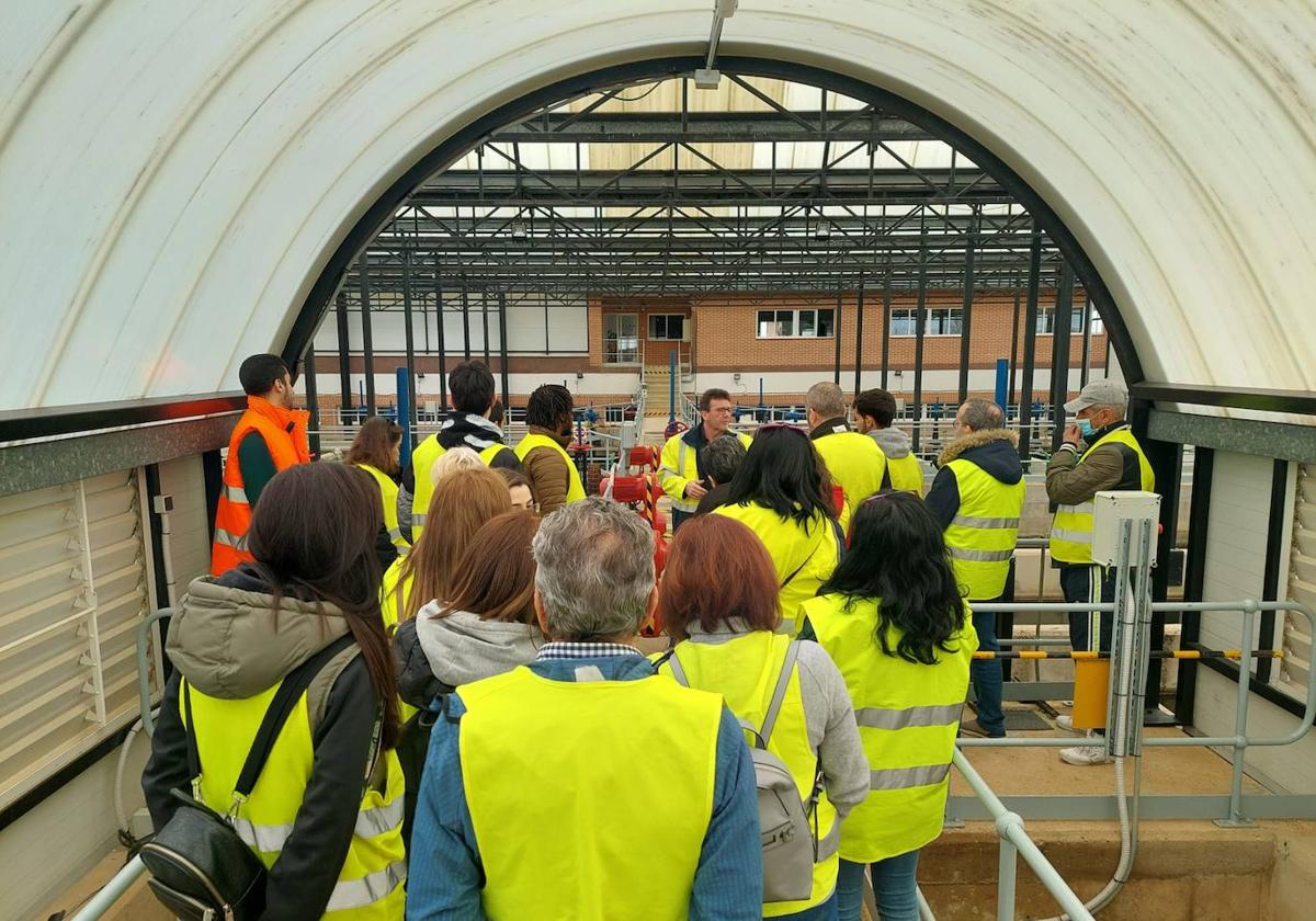 Aguas de León abre las puertas de la ETAP del Porma