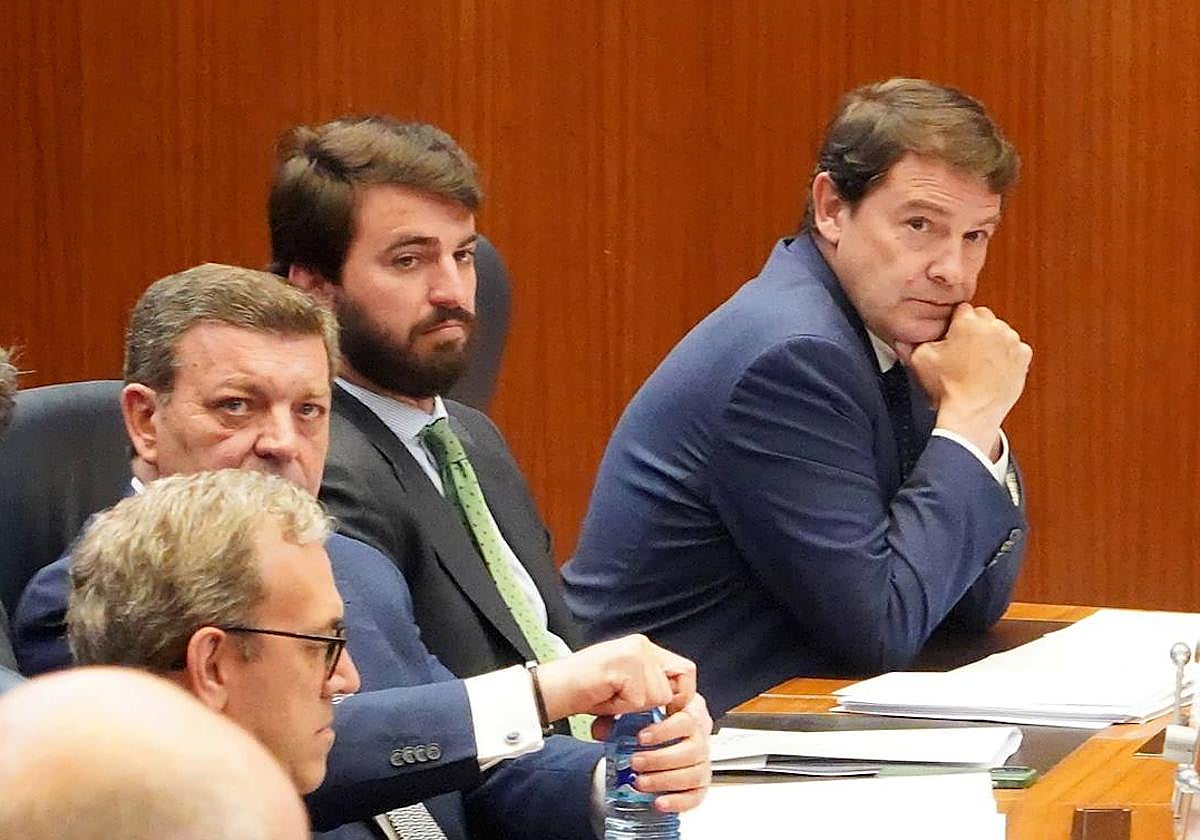 El presidente de la Junta, Alfonso Fernández Mañueco, en el Pleno de las Cortes