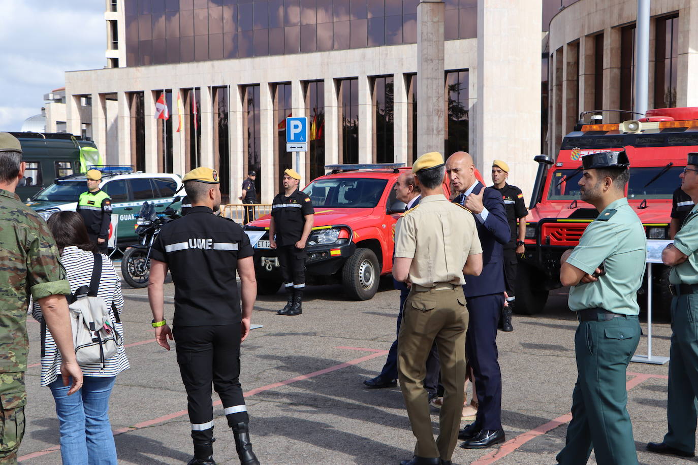 Exhibición de las Fuerzas Armadas en León