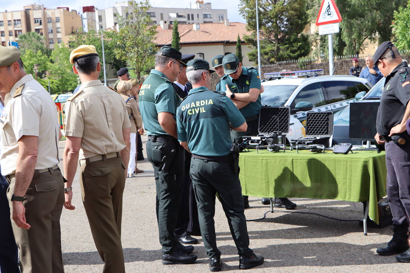 Exhibición de las Fuerzas Armadas en León