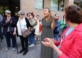 Un centenar de personas se ha concentrado frente al Palacio de Justicia de Ponferrada para denunciar «la lentitud de la justicia».