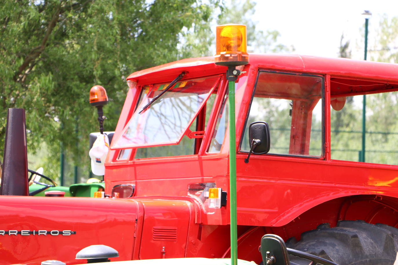 Concentración de tractores antiguos