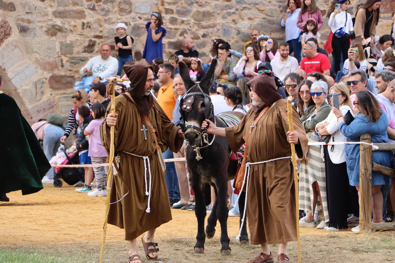 Las Justas Medievales llenan de color Hospital de Órbigo