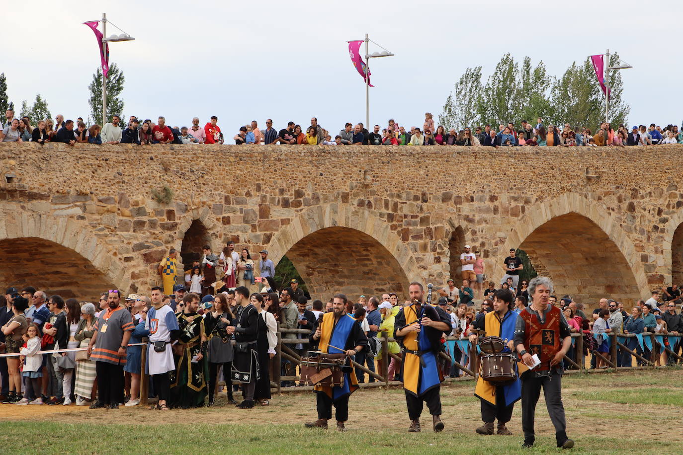 Las Justas Medievales llenan de color Hospital de Órbigo