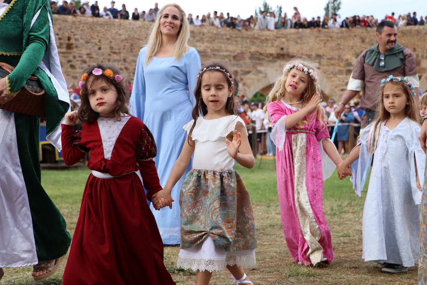 Las Justas Medievales llenan de color Hospital de Órbigo