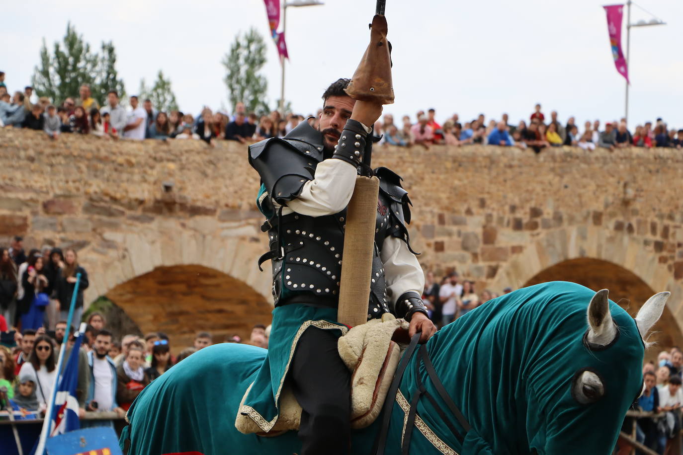 Las Justas Medievales llenan de color Hospital de Órbigo