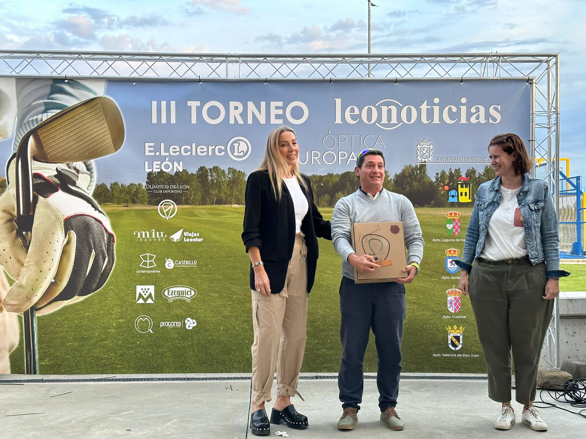 Los ganadores del III Torneo de Golf de leonoticias