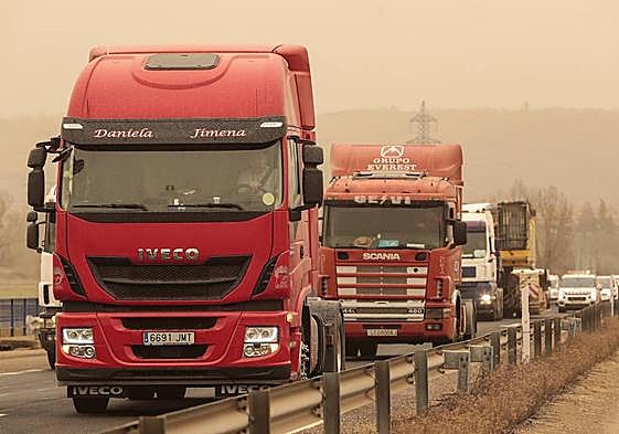 La Junta concede ayudas para la renovación de flotas de transporte de mercancías y viajeros por carreteras.