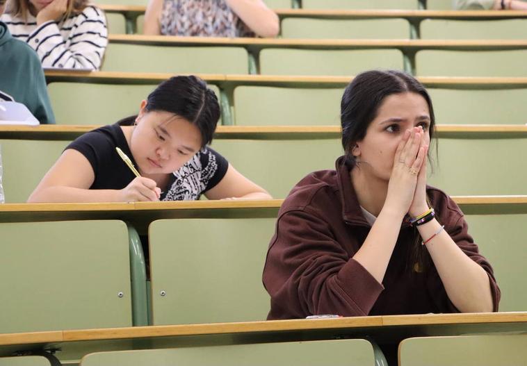 Los alumnos de bachillerato de León se examinan de la EBAU desde este miércoles.