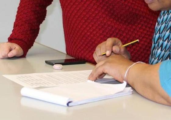 La Junta destina 360.000 euros para impulsar la inserción laboral de mujeres vulnerables