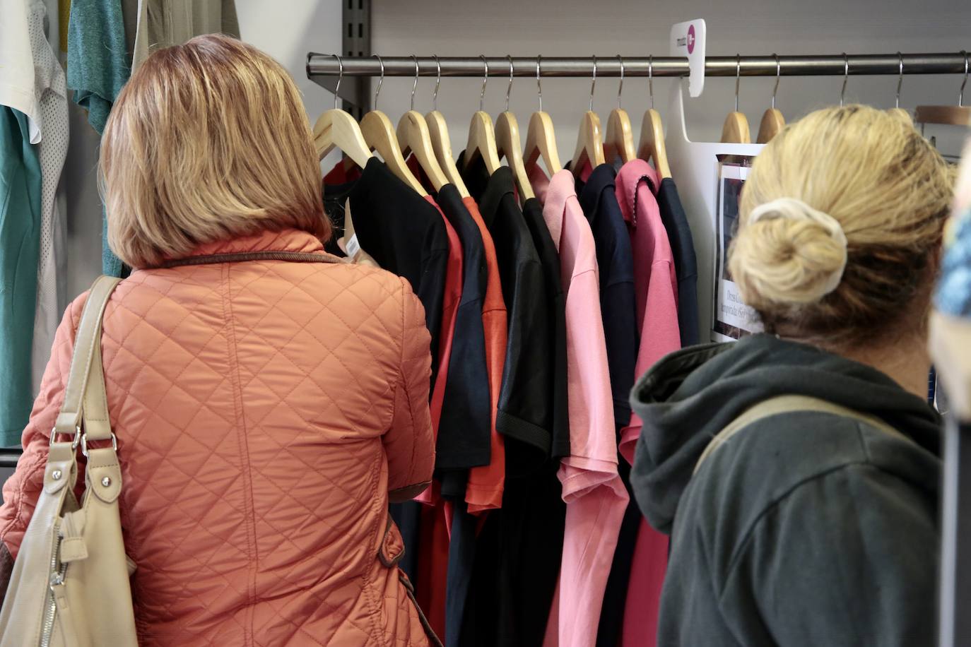 Inauguración de la segunda tienda Moda re- de Cáritas León