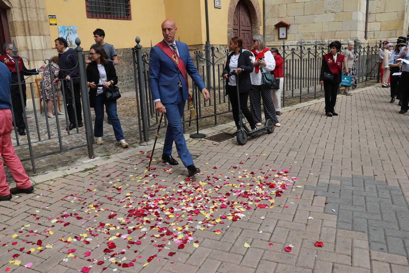 El Corpus sale a las calles de León