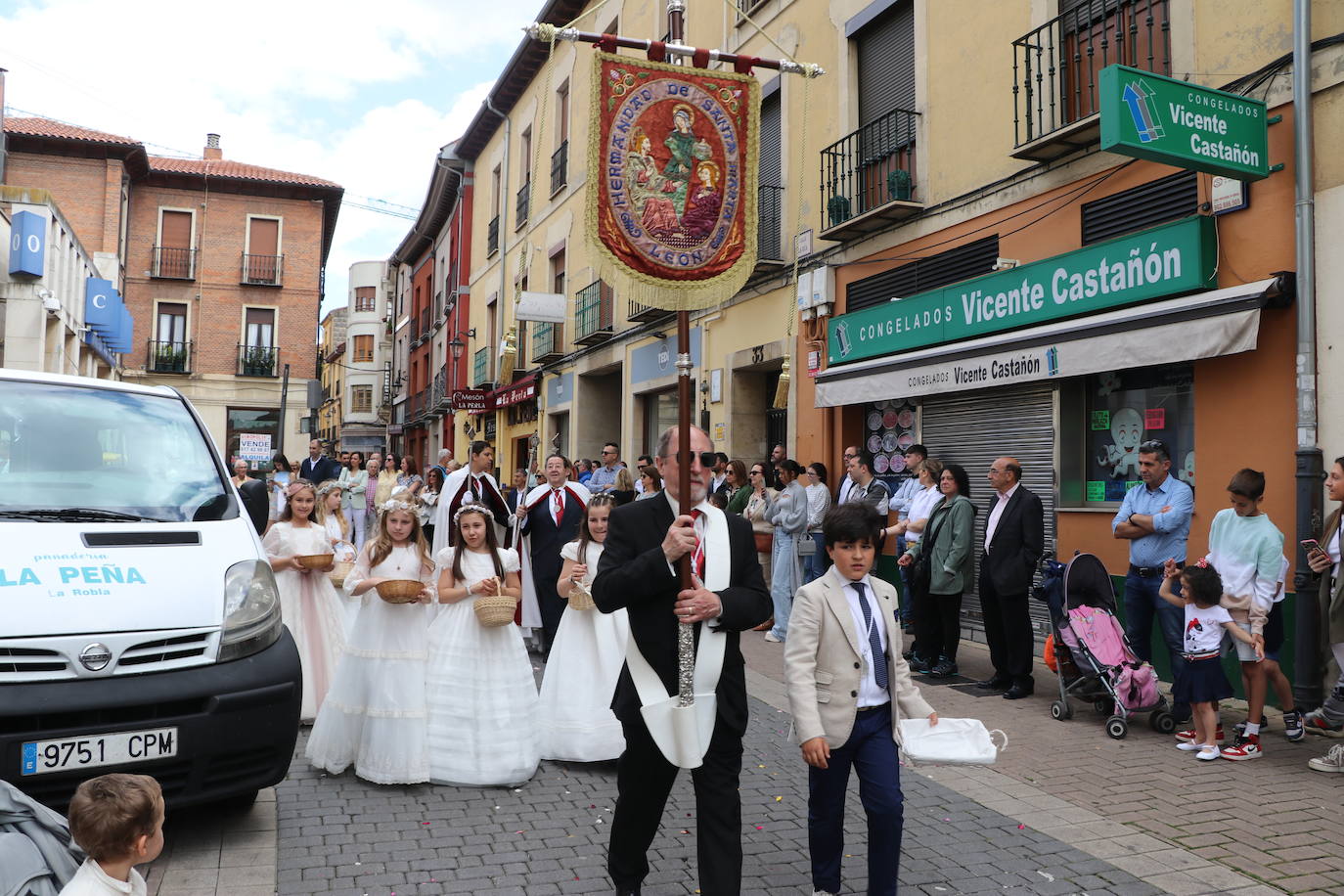 El Corpus sale a las calles de León