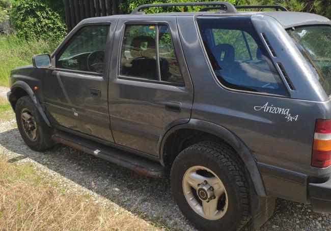Imagen del coche de Bruno García, ciudadano que apareció encerrado en el Depósito Municipal de Vehículos de León.
