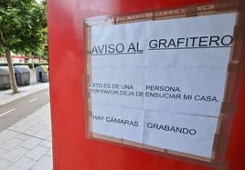 Imagen de la advertencia colocada en el local comercial ubicado en la Avenida Reyes Leoneses de León capital.