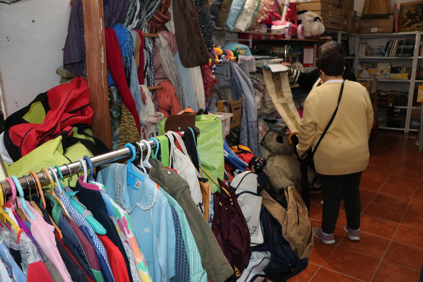 Proyecto Convivo organiza un rastrillo solidario