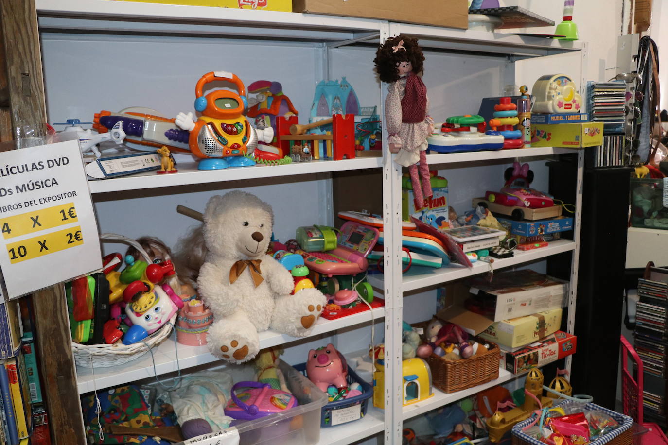 Proyecto Convivo organiza un rastrillo solidario