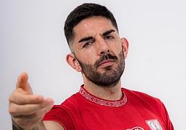 Diego Bardanca firma por el Persis de Indonesia.