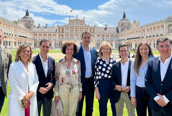 Ester Muñoz, segunda por la derecha, junto a otros números 1 de las listas del PP a las generales del 23-J.