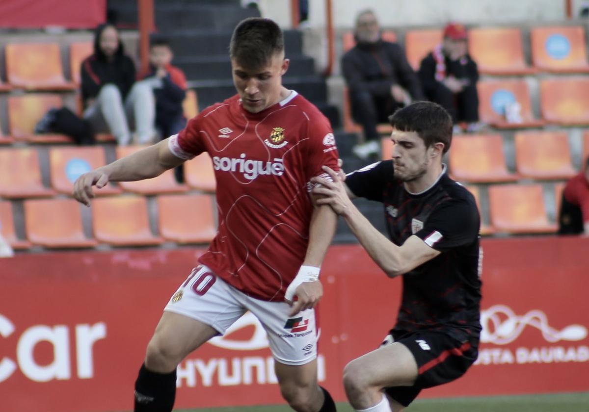 Aarón Rey, en un partido con el Nástic.