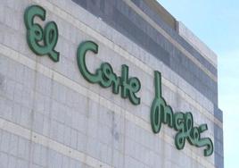 La fachada del Corte Inglés de León que celebra 30 años este fin de semana.