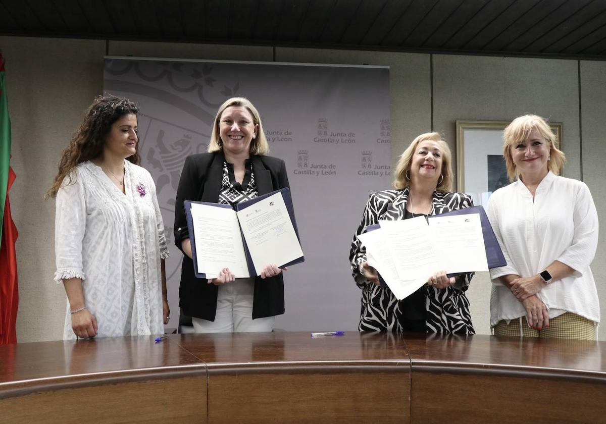 La consejera de Familia e Igualdad de Oportunidades, Isabel Blanco, firma un convenio de colaboración con la Unión de Asociaciones del Pueblo Saharaui para regular las estancias temporales por motivos educativos y sanitarios y el programa 'Vacaciones en Paz'.