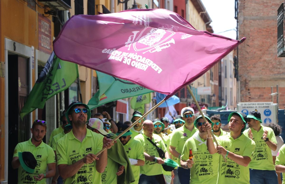 Las peñas anuncian la llegada de las fiestas