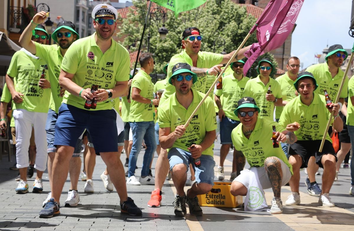 Las peñas anuncian la llegada de las fiestas