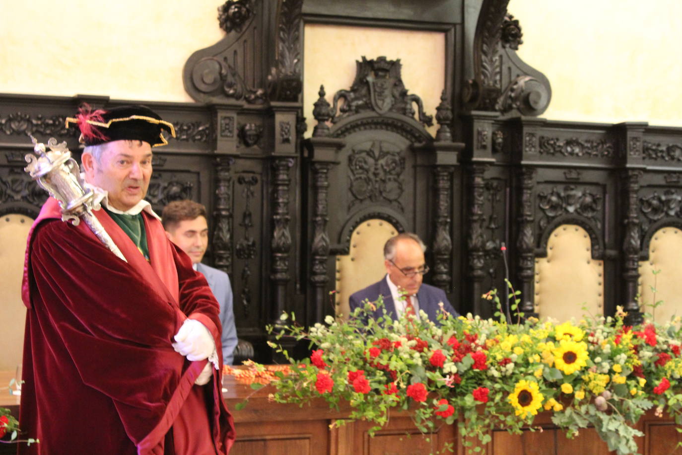 José Luis Nieto toma el bastón de mando de Astorga