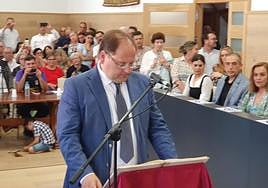 Javier Carrera en su discurso de investifura.