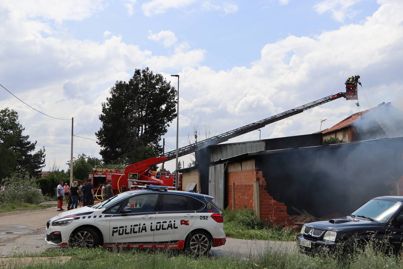 Incendio por un rayo en una nave