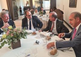 Comida-reunión de los empresarios con el comisionado para el Corredor Atlántico que ha acogido la capital leonesa.