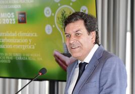 El consejero de Economía y Hacienda y portavoz, Carlos Fernández Carriedo, participa en la jornada ''Neutralidad climática. Descarbonización y transición energética'' y en la clausura de los Premios Nacionales CEX 2023, sobre buenas prácticas en esta área.