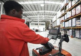 Los afiliados extranjeros crecen un 2,2% en mayo en León, con más de mil más que hace un año