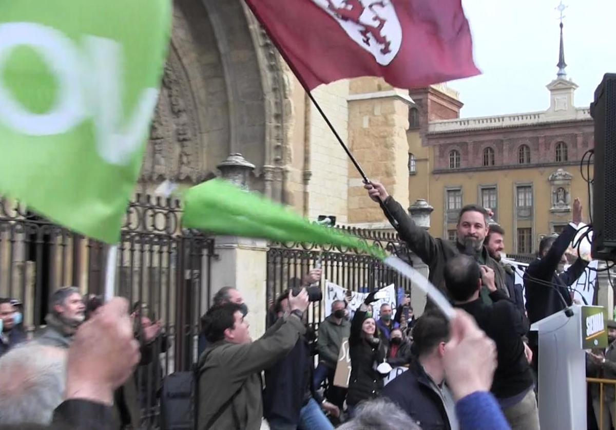 Santiago Abascal durante un mitin político en León durante la campaña de las autonómicas en 2022.