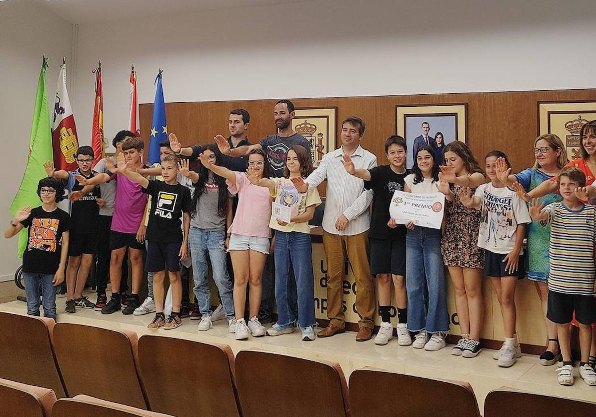 Tres colegios de Ponferrada se alzaron con los premios del concurso de murales contra el fuego