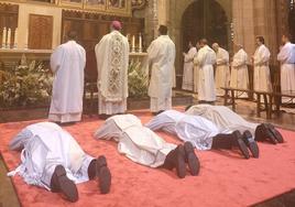 Ordenación sacerdotal de cuatro religiosos en la Catedral de León.